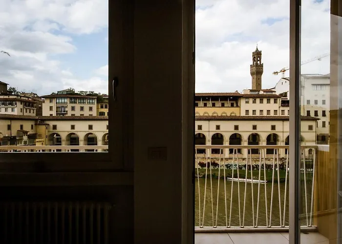 Ponte Vecchio View Open Space Apartment